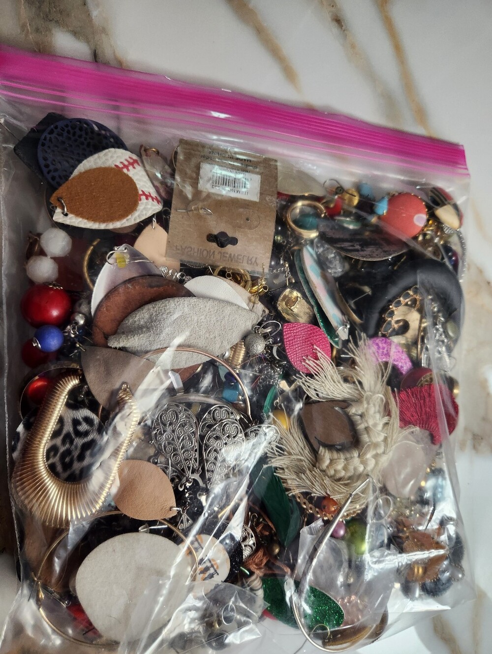 Crafting Lot ONLY Of Single Earrings For Repurposing And Crafting Art 2lbs. - Picture 5 of 6